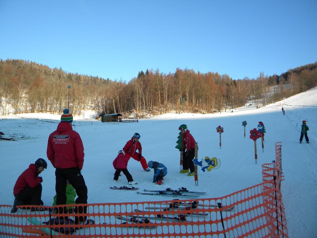 Penzion A Apartmany Skipark Hrabesice Krasne Exteriör bild